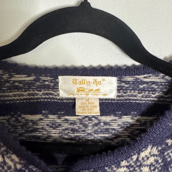Vintage Tally Ho Women's Nordic Navy and White Wool Button Front Sweate Medium - Picture 7 of 7